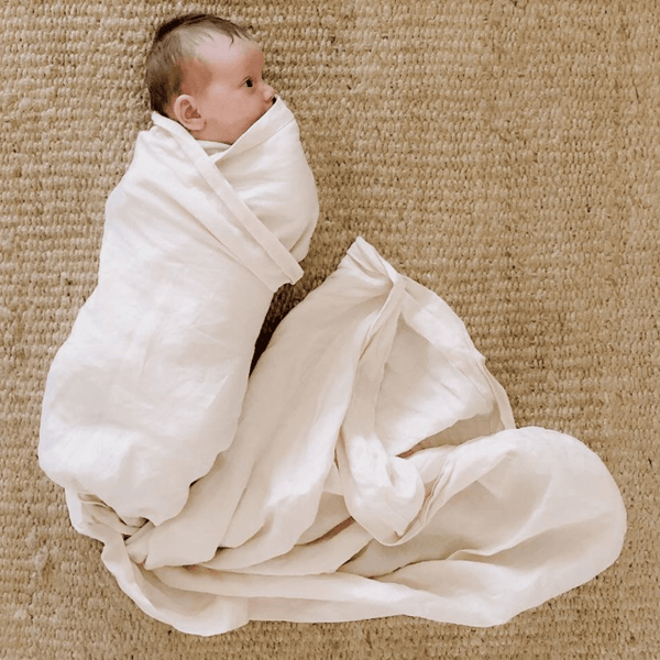 7pm Linen Peony Wrap made of 100 percent french flax linen
