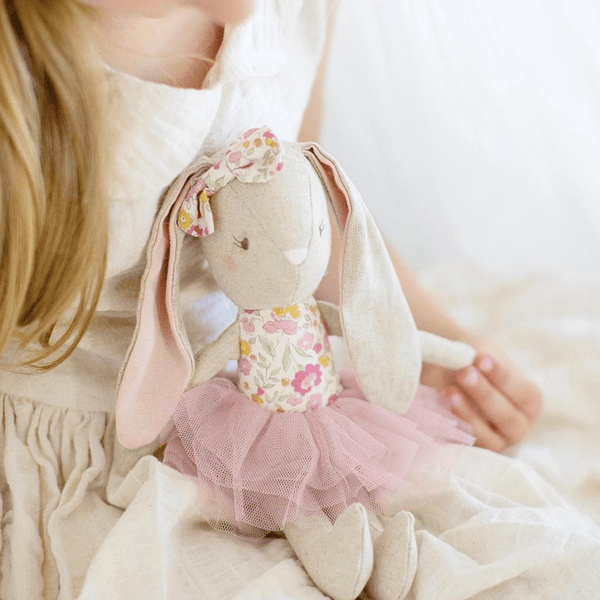 Bunny Rose toy materia is 26cm