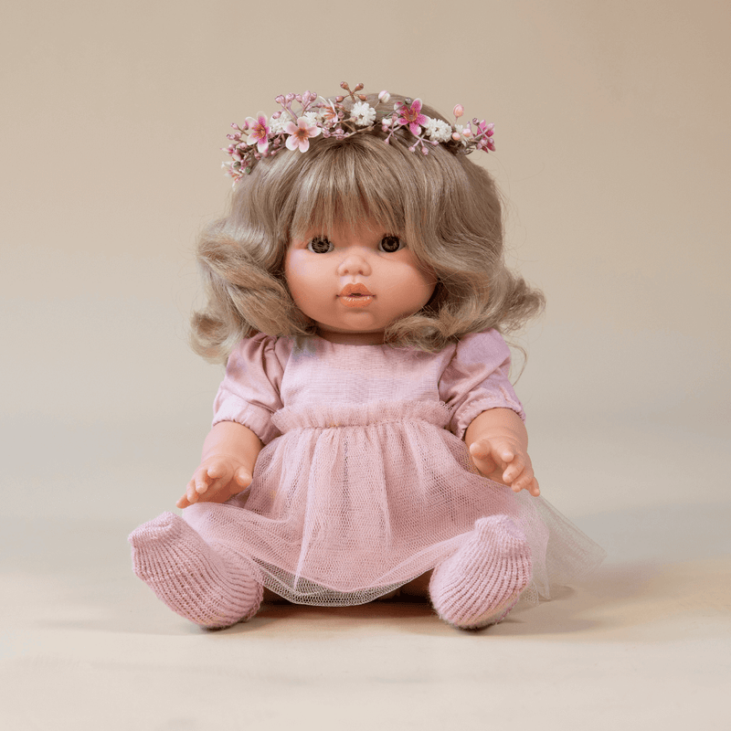 Kate mini doll featuring the most stunning dolly hair
